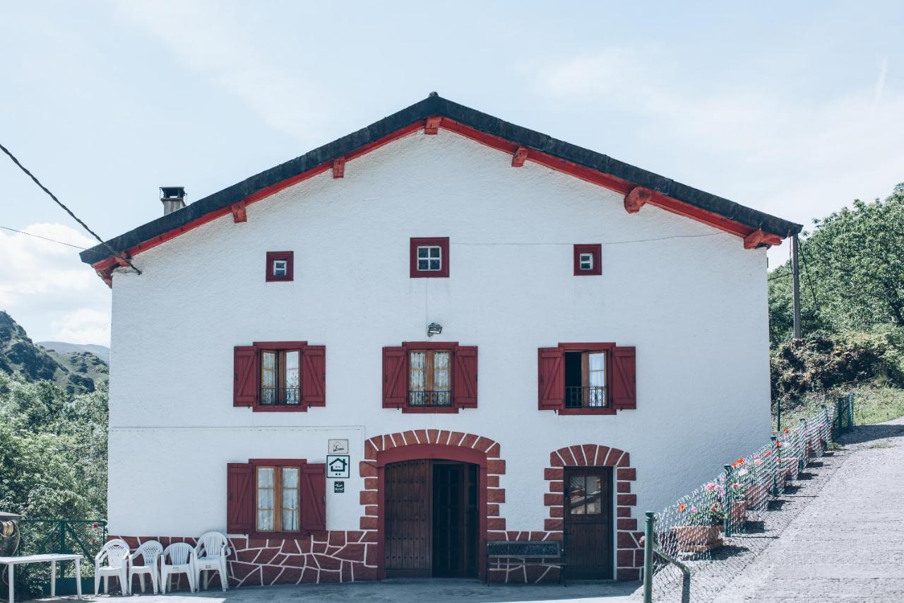 Casa Navarlaz S N Valcarlos Exteriér fotografie
